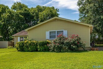 904 SE Chatterson Rd in Huntsville, AL - Building Photo - Building Photo