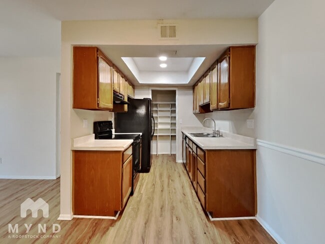 16635 N Cave Creek Rd in Phoenix, AZ - Building Photo - Building Photo