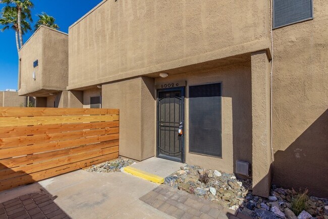 6036 W Oregon Ave in Glendale, AZ - Building Photo - Building Photo