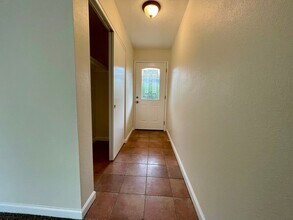 882 NW Florence Ave in Gresham, OR - Building Photo - Building Photo