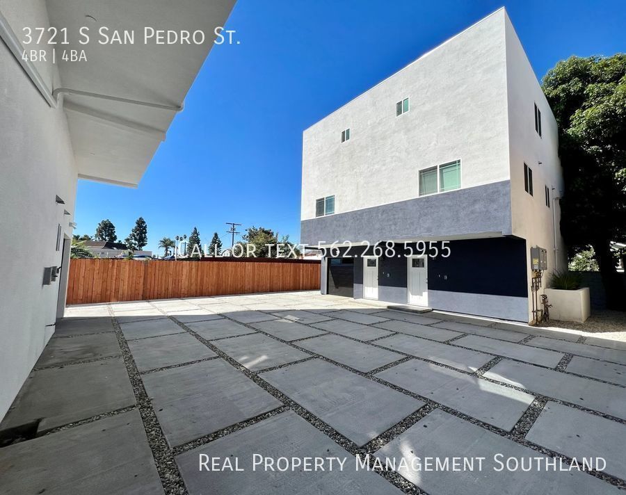 3721 San Pedro St in Los Angeles, CA - Foto de edificio