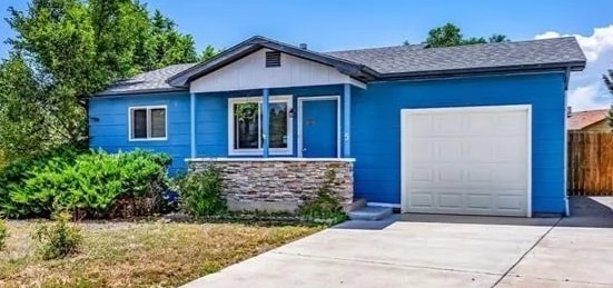property at 5 Bridgeport Cir