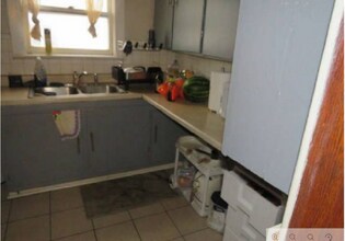 832 N Larch St, Unit apt 3 in Lansing, MI - Building Photo - Building Photo