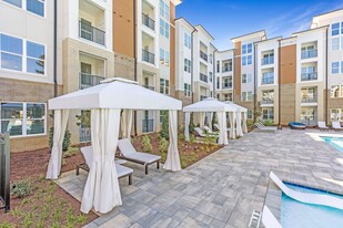 Bainbridge Cary Apartments