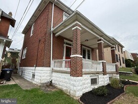 134 W 8th Ave in Conshohocken, PA - Building Photo