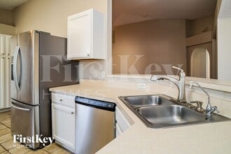 110 Reeding Ridge Dr W in Jacksonville, FL - Building Photo - Building Photo
