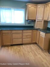 2 Russell St in Kingston, NY - Building Photo - Building Photo