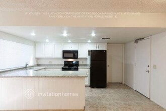 1129 E Hampton Cir in Mesa, AZ - Foto de edificio - Building Photo