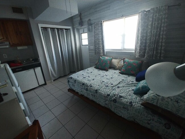 120 NE 20th Ave, Unit Studio in Deerfield Beach, FL - Building Photo - Building Photo