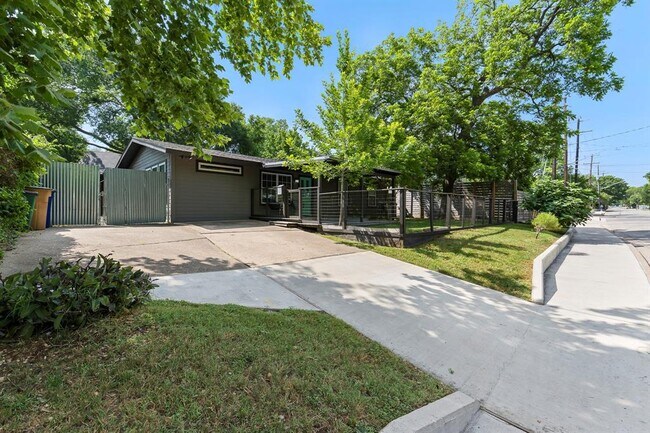 3307 Garden Villa Ln in Austin, TX - Building Photo - Building Photo