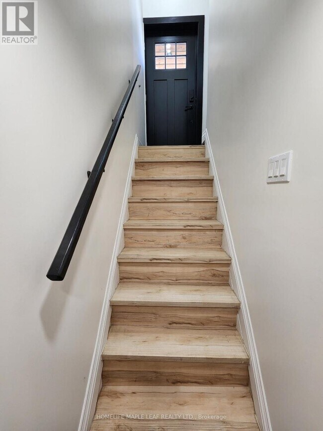 62 Montrose Ave in Hamilton, ON - Building Photo - Building Photo