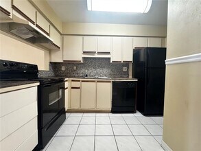 2143 St Marteen Ct in Kissimmee, FL - Building Photo - Building Photo