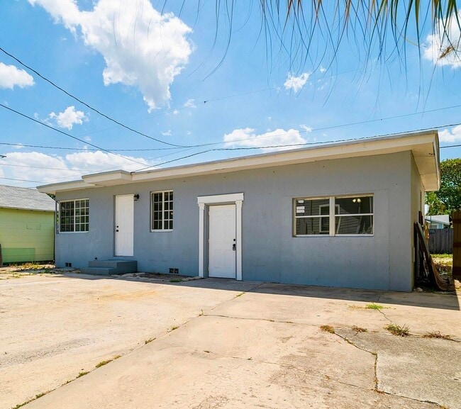 215 S Federal Hwy in Lake Worth Beach, FL - Building Photo - Building Photo