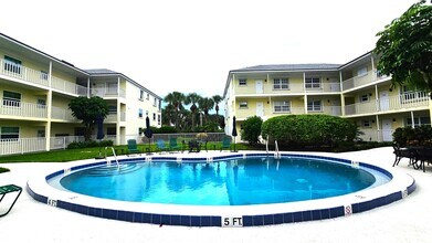 1441 Ocean Dr in Vero Beach, FL - Building Photo - Building Photo