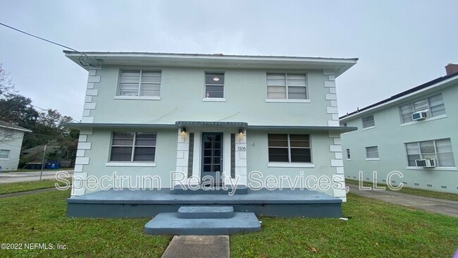 property at 1305 Lasalle St