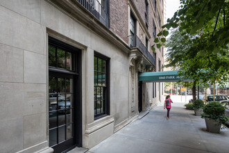 1060 Park Ave in New York, NY - Building Photo - Building Photo