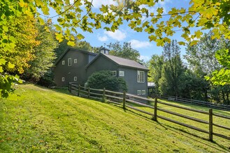 84 Gunn Hill Rd in Washington, CT - Building Photo - Building Photo