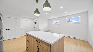 87 Prince Albert Rd in Dartmouth, NS - Building Photo - Building Photo