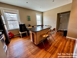 254 Cypress St in Brookline, MA - Foto de edificio - Building Photo