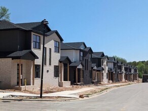 990 N Crater Ave in Fayetteville, AR - Building Photo - Building Photo