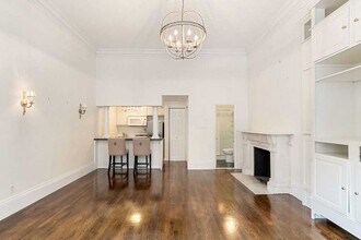 271 Beacon St, Unit 271 Beacon St APT 1 in Boston, MA - Foto de edificio - Building Photo