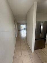 6850 W 16th Dr in Hialeah, FL - Foto de edificio - Building Photo
