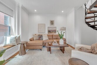 17 Cazenove St, Unit 404B in Boston, MA - Foto de edificio - Building Photo