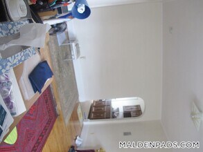 349 Pleasant St in Malden, MA - Building Photo - Building Photo