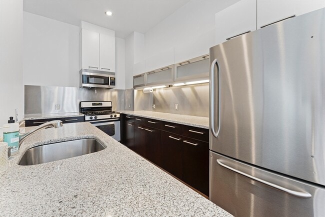 88 Kingston St, Unit 5C