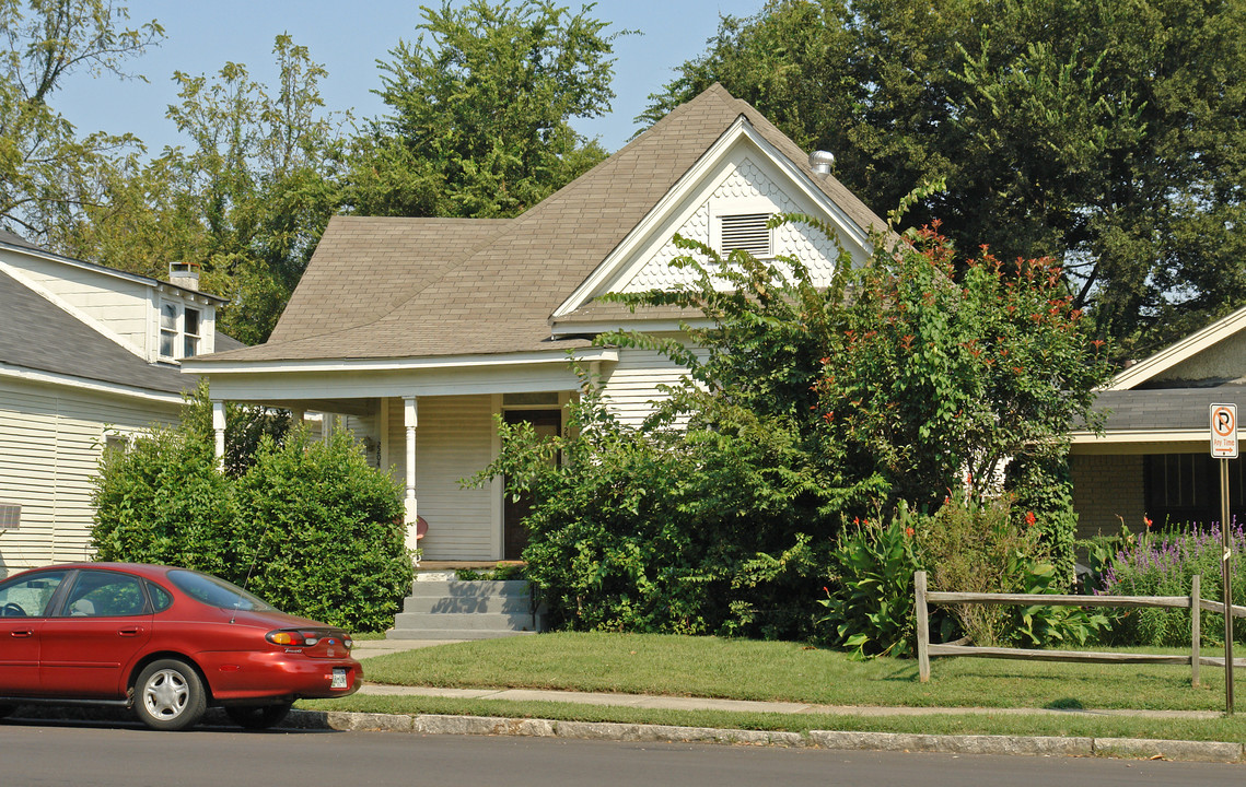 2204-2206 Madison Ave in Memphis, TN - Building Photo