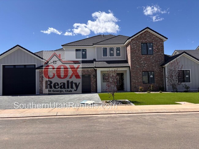 property at 2724 E Moorland Dr