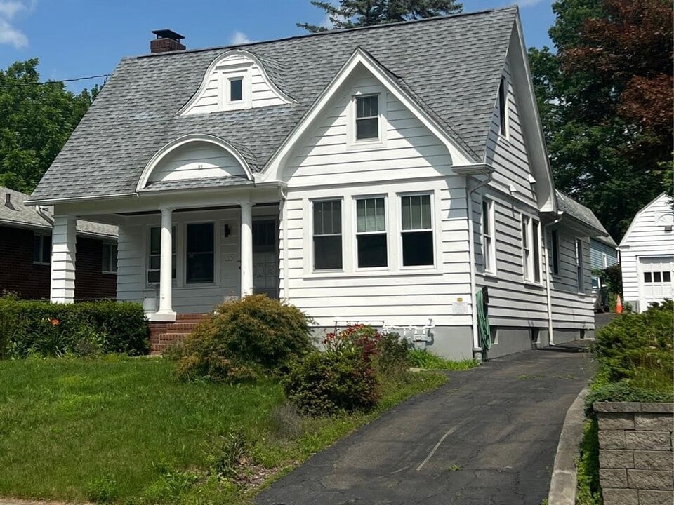 35 Lincoln Ave in Johnson City, NY - Building Photo