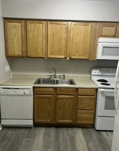 7809 Dawn Rd in Cincinnati, OH - Foto de edificio - Building Photo