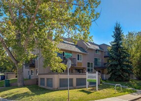 Cedarvilla Apartments in Calgary, AB - Building Photo
