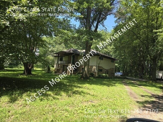 14700 Clark State Rd SW in Pataskala, OH - Building Photo - Building Photo