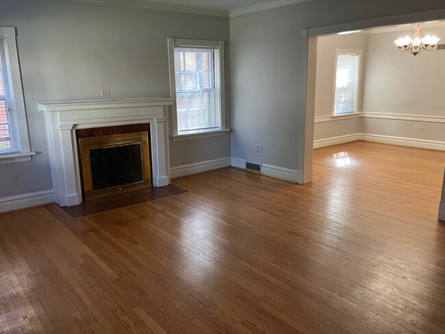 7808 Delmar Blvd, Unit 7808 in University City, MO - Foto de edificio - Building Photo