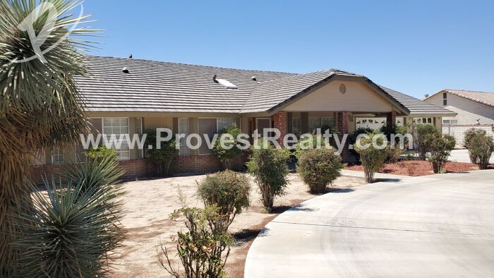 14664 Pamlico Rd in Apple Valley, CA - Foto de edificio