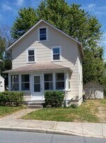 211 N Washington St in Milford, DE - Building Photo