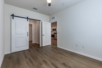 Bradenton Lofts in Bradenton, FL - Foto de edificio - Interior Photo