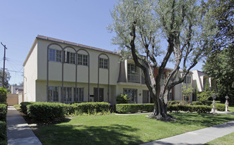 1762-1770 W Glenoaks Ave Apartments