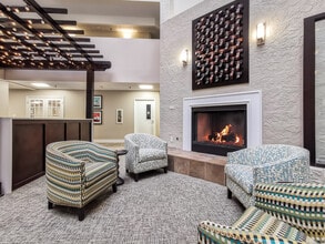 The Atriums Senior Living Community in Overland Park, KS - Foto de edificio - Building Photo