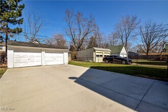 16311 Huntmere Ave, Unit Up in Cleveland, OH - Building Photo - Building Photo