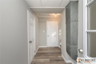 691 Inman Ave in Woodbridge Township, NJ - Building Photo - Building Photo