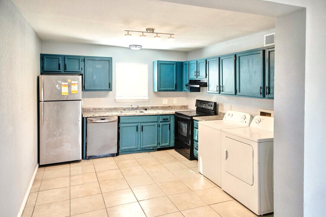 4614 Gurley Ave in Dallas, TX - Building Photo