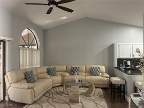 12817 Maiden Cane Ln in Bonita Springs, FL - Foto de edificio - Building Photo
