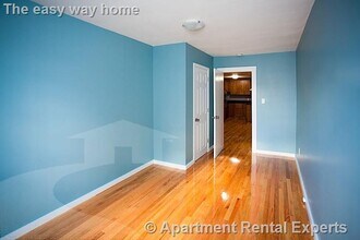 173 Rindge Ave, Unit #1R in Cambridge, MA - Foto de edificio - Building Photo