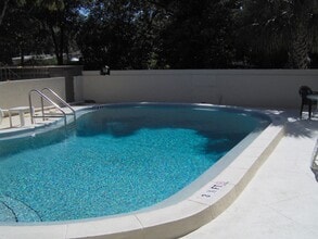 6026 1st Ave S, Unit WestWood Villas in St. Petersburg, FL - Building Photo - Building Photo