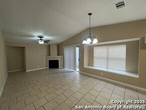 4018 Sunrise Creek Dr in San Antonio, TX - Building Photo - Building Photo