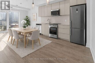 2088 James St in Burlington, ON - Building Photo - Building Photo