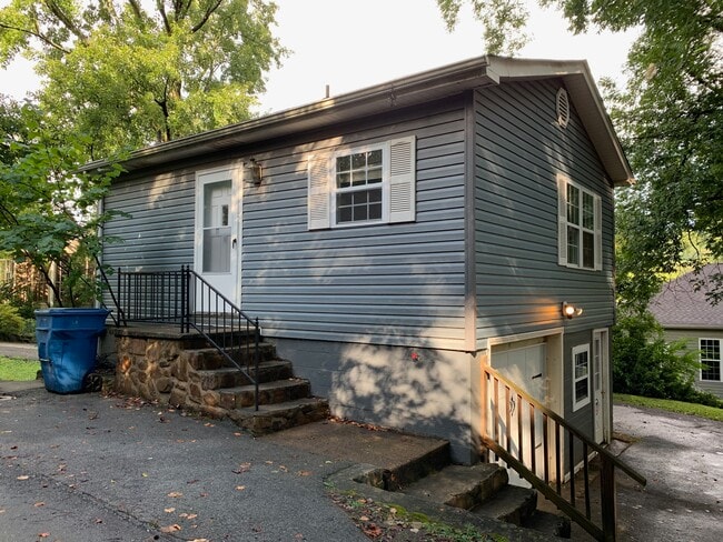 3502 Oakland Terrace